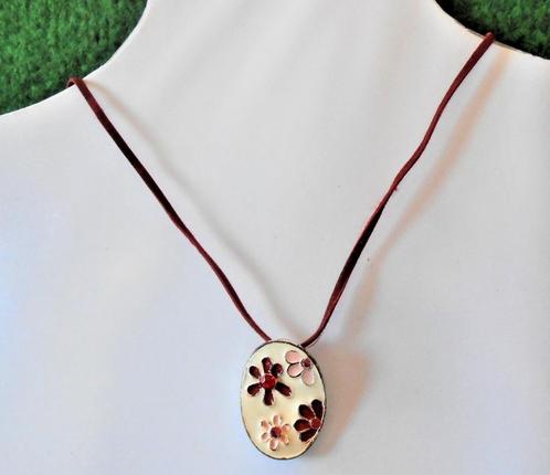 Leuke halsketting voor jonge mensen, Handtassen en Accessoires, Kettingen, Nieuw, Zilver, Overige kleuren, Ophalen of Verzenden