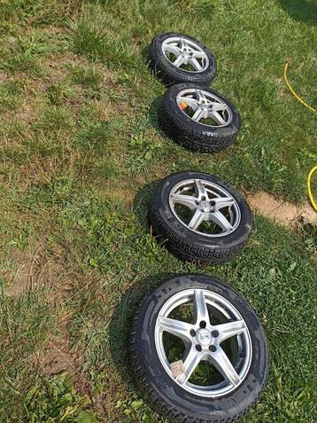 185/60 R15 velgen + banden.  beschikbaar voor biedingen