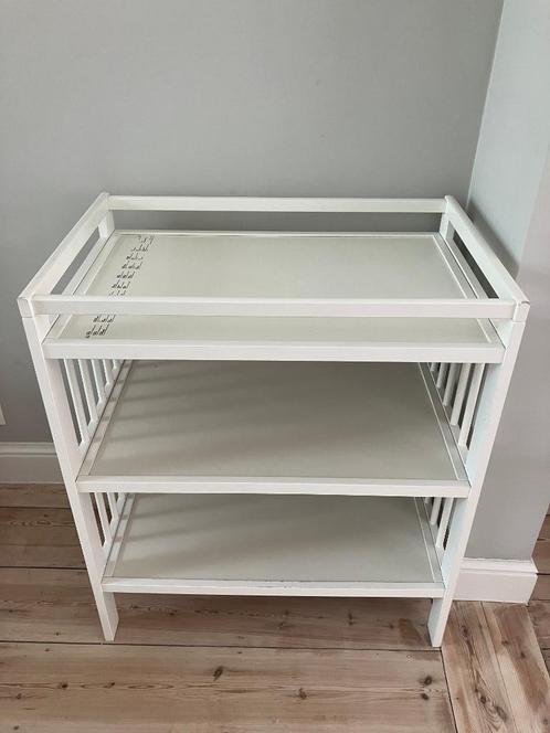 Witte Gulliver verzorgingstafel en babybedje, Kinderen en Baby's, Kinderkamer | Commodes en Kasten, Gebruikt, Ophalen