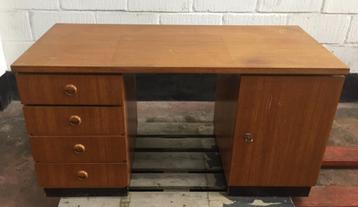 Vintage bureau in teak fineerhout  jaren '70 beschikbaar voor biedingen