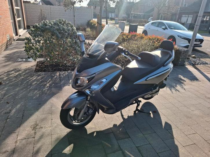 Sym GTS **125CC** 6609 KM, Fietsen en Brommers, Scooters | SYM, Zo goed als nieuw, Overige modellen, Benzine, Ophalen