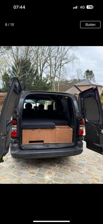 KAMPEER KIST MET MATRAS EN VEEL OPBERGRUIMTE beschikbaar voor biedingen