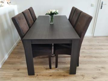 Set van 6 bruine stoelen – stevig, comfortabel en gedemontee beschikbaar voor biedingen