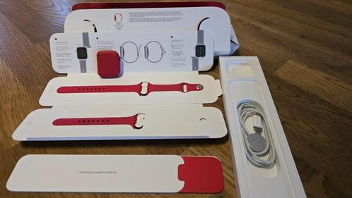 Apple Watch Series 7 (GPS), Product Red de 45mm, Télécoms, Téléphonie mobile | Accessoires & Pièces, Comme neuf, Apple iPhone