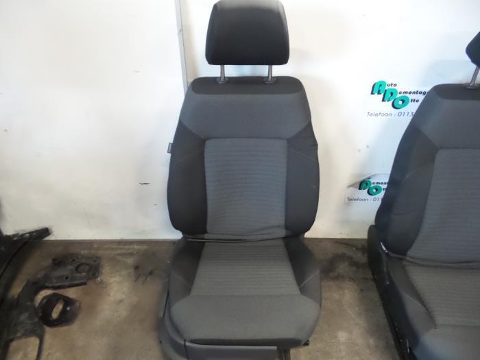 Siège droit d'un Volkswagen Polo (Polo 09-), Autos : Pièces & Accessoires, Habitacle & Garnissage, Utilisé, 3 mois de garantie