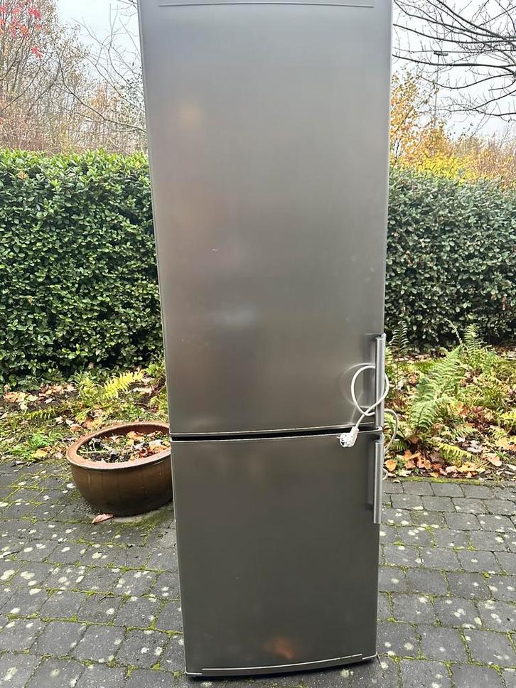 Combinatie koelkast met diepvries, Elektronische apparatuur, Koelkasten en IJskasten, Zo goed als nieuw, Met aparte vriezer, 200 liter of meer