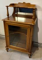 Siervolle mahonie houten vitrinekast met geslepen glas, Antiek en Kunst, Ophalen