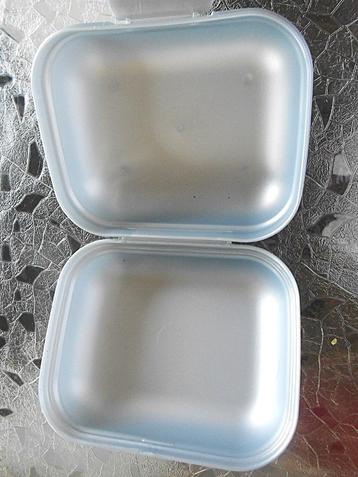 Tupperware: getinte „vlinder” doos = zilver beschikbaar voor biedingen