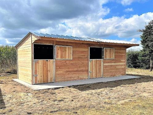 Twee paardenstallen / Gegalvaniseerde deur / Op voorraad, Dieren en Toebehoren, Stalling en Weidegang, Stalling, Weidegang, 2 of 3 paarden of pony's