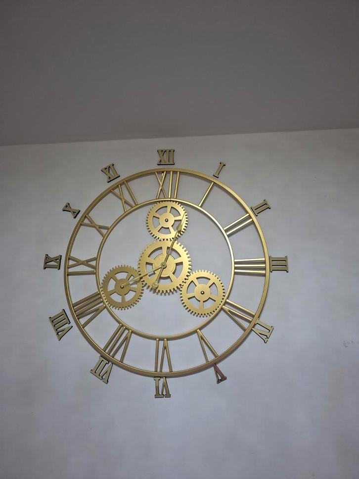 Te koop: Stijlvolle gouden wandklok met tandwielen (Roman c, Huis en Inrichting, Woonaccessoires | Klokken