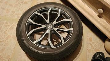 Winterband 215/60 R17 op velg beschikbaar voor biedingen