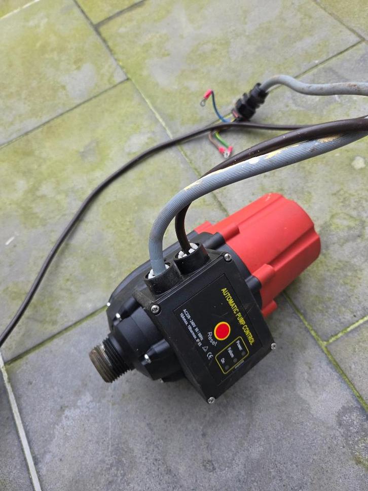 Automatische controle pomp met drukmetertje, Jardin & Terrasse, Pompes à eau, Comme neuf, Électrique, Autres types, Enlèvement