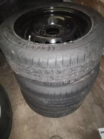 195/50-13C 104N KENDA band op zwarte velg. 82€  wiel remork beschikbaar voor biedingen
