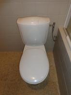 Witte staande toiletpot met zichtbare spoelbak incl. WC bril, Bricolage & Construction, Sanitaire, Toilettes, Enlèvement, Utilisé