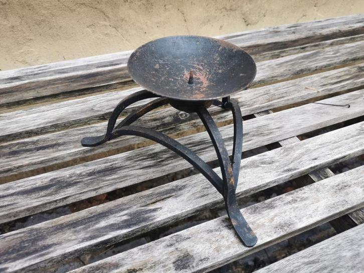 Brutalist kandelaar smeedijzer vintage., Antiquités & Art, Antiquités | Bougeoirs, Autres matériaux, Enlèvement ou Envoi