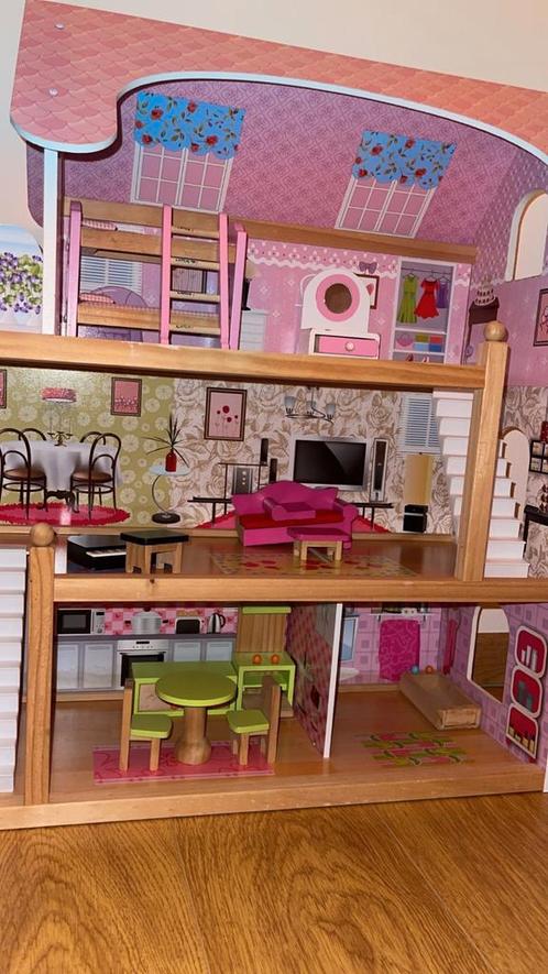 Maison de poupée Rozz Angels Villa, Enfants & Bébés, Jouets | Maisons de poupées, Comme neuf, Maison de poupées, Enlèvement