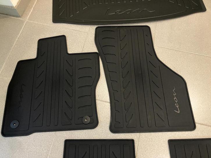 seat leon rubber voetmattenset origineel en nieuw!!, Auto-onderdelen, Interieur en Bekleding, Seat, Nieuw, Ophalen of Verzenden
