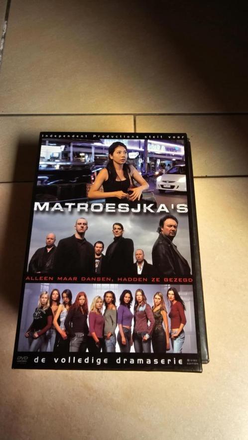 Deze DVD Box bevat alle afleveringen van de populaire Nederl, Cd's en Dvd's, Dvd's | Tv en Series, Zo goed als nieuw, Overige genres
