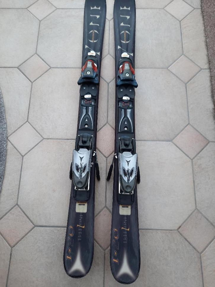 Ski uitrusting, Sports & Fitness, Ski & Ski de fond, Comme neuf, Bâtons, Atomic, Carving, 100 à 140 cm, Enlèvement