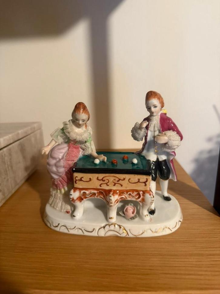 Vintage porseleinen beeld, biljart Thema. Gestempeld Japan?, Verzamelen, Beelden en Beeldjes, Gebruikt, Mens, Ophalen of Verzenden