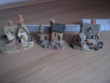 Engelse miniatuur cottages, 3 stuks
