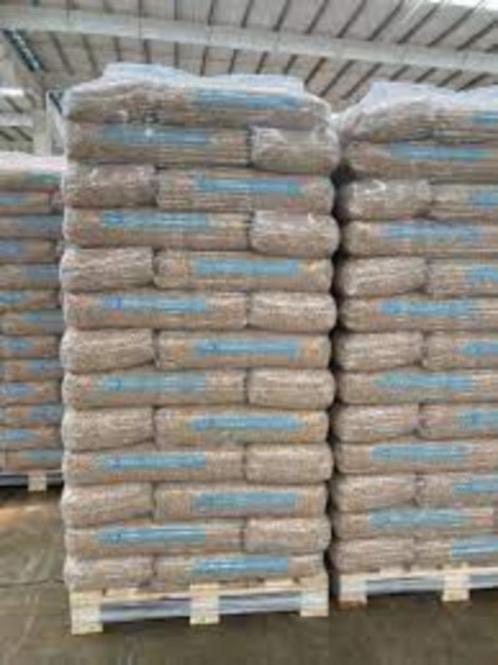 Palette de pellets granule 100% resineux, Tuin en Terras, Brandhout, Overige houtsoorten, 6 m³ of meer, Verzenden