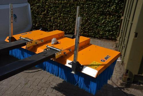 Giant Blokbezem duwveger, Zakelijke goederen, Machines en Bouw | Onderhoud en Reiniging, Ophalen