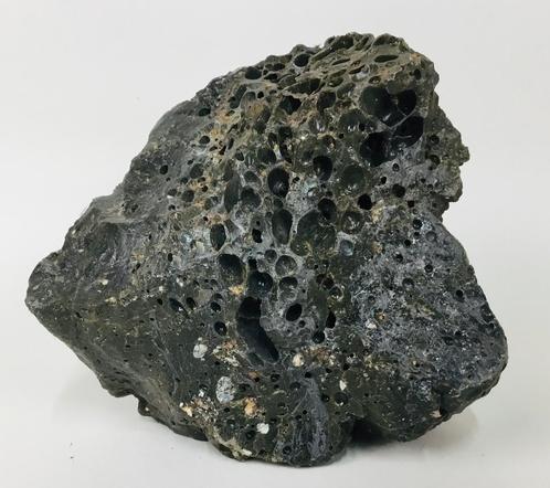 Pierre de lave de basalte de roche volcanique, Collections, Minéraux & Fossiles, Minéral, Enlèvement ou Envoi