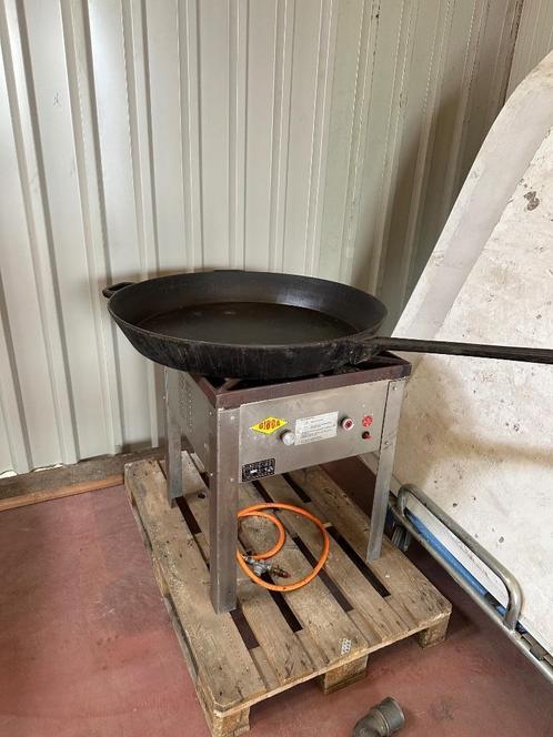 Gietijzeren paëlla pan met gasbekken, Huis en Inrichting, Keuken | Potten en Pannen, Gebruikt, Overige typen, Gietijzer, Ophalen