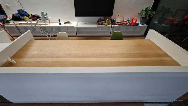 Groot Architecturaal Bureaumeubel 3m75 – Eik fineer en MDF, Huis en Inrichting, Bureaus, Zo goed als nieuw, Ophalen