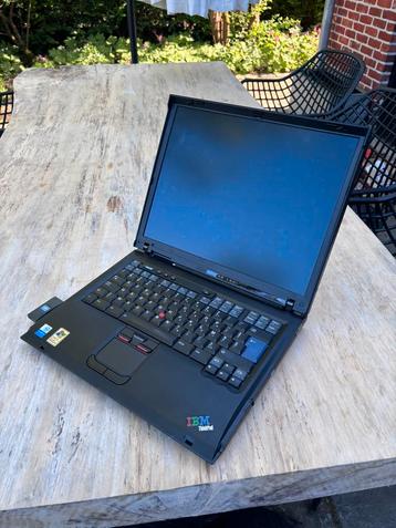 Vintage IBM Thinkpad R51 windows 2000  beschikbaar voor biedingen