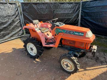 Traktor kubota XB-1 beschikbaar voor biedingen