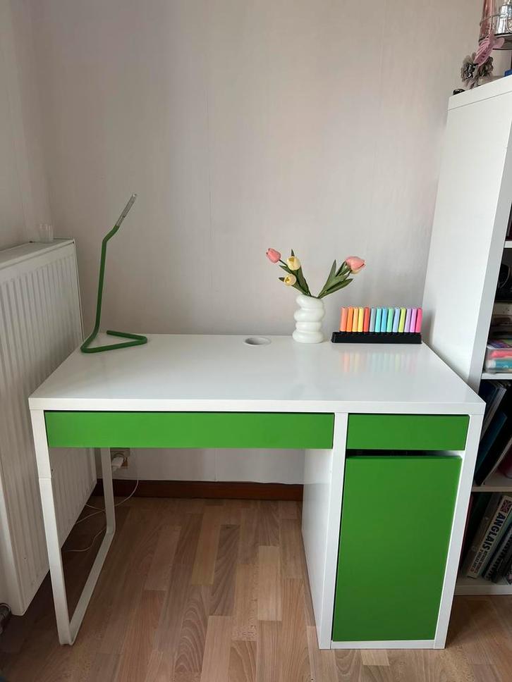 Witte bureau IKEA MICKE (105x 50 cm), Huis en Inrichting, Stoelen, Gebruikt, Wit, Ophalen