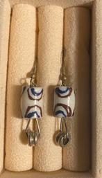 🔥 Keniaanse oorbelletjes - 2 cm, Ophalen of Verzenden, Zo goed als nieuw