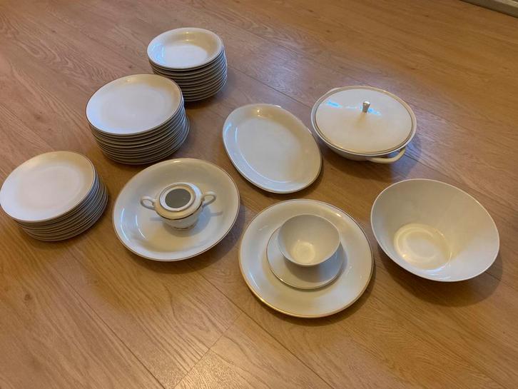 Vintage Servies (40-delig) Compleet & In Mooie Staat, Antiek en Kunst, Antiek | Servies compleet, Ophalen