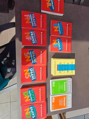 Woordenboeken - Nederlands - Frans - Duits - Spaans beschikbaar voor biedingen