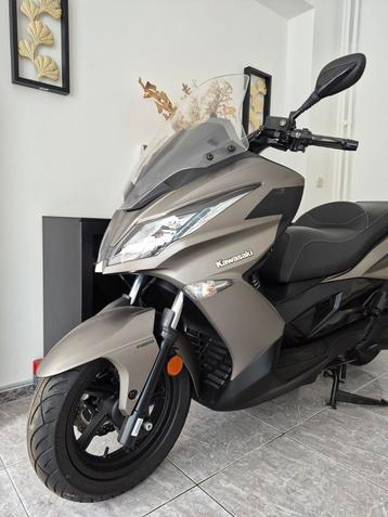 Mooie Kawasaki J300 Met 1800km beschikbaar voor biedingen