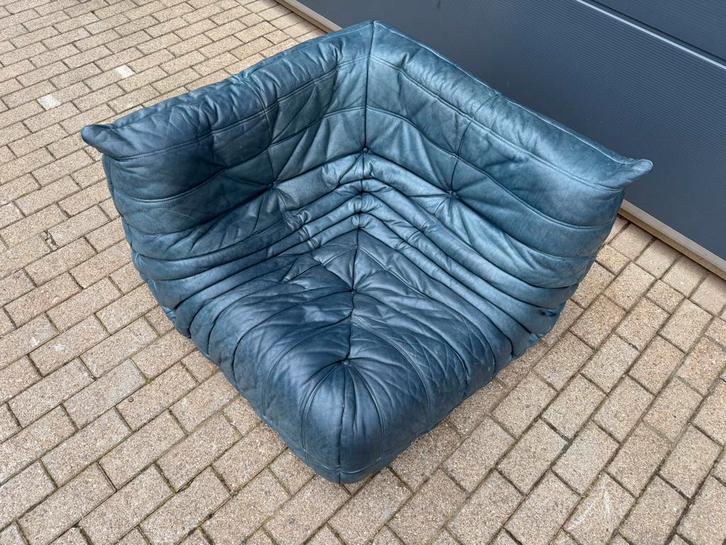 100% authentieke Ligne Roset Togo orig. Petrol Blue leder, Huis en Inrichting, Zetels | Voetbanken en poefs, Ophalen of Verzenden