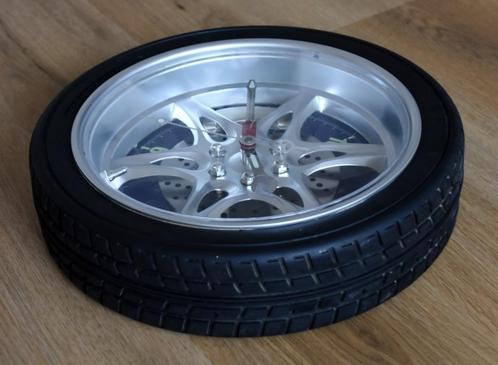 Autoband wandklok, Verzamelen, Automerken, Motoren en Formule 1, Zo goed als nieuw, Auto's, Ophalen of Verzenden