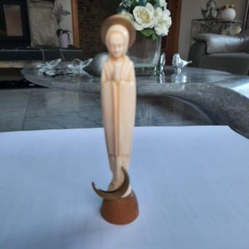 statue, la Vierge sur socle en bois, Westorn Germany vintage beschikbaar voor biedingen