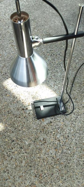 Vintage bureaulamp beschikbaar voor biedingen