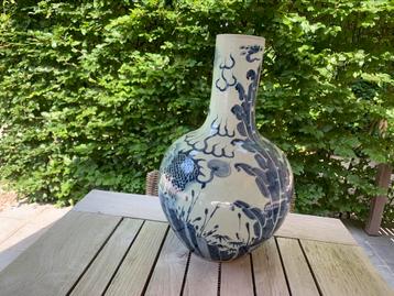 Grote echt Chinese porseleinen blauw/witte vaas 20ste eeuw beschikbaar voor biedingen