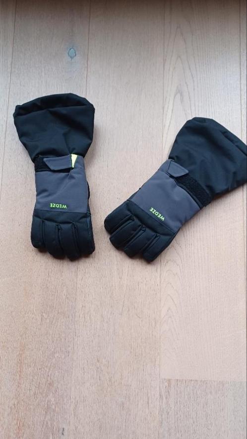 Skihandschoenen zwart, merk Wedze voor kind maat 10j, Kinderen en Baby's, Kinderkleding | Mutsen, Sjaals en Handschoenen, Zo goed als nieuw