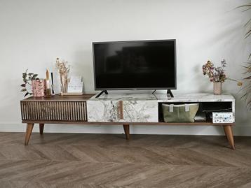 TV meubel + bovenkast (marmerlook) beschikbaar voor biedingen