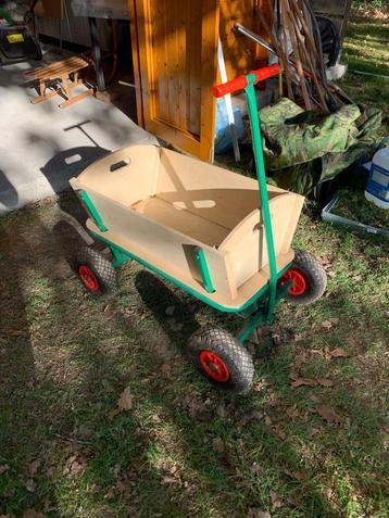 Chariot de Jardin, chariot de plage, vert beschikbaar voor biedingen