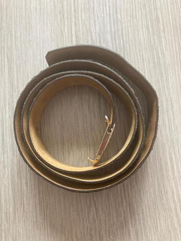 Mooie herenriem in echt leder. Grijs. 95 cm lang. Zr. g. st. beschikbaar voor biedingen