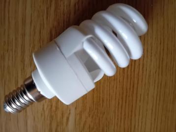 Spaarlampen E14  620 lumen 11w beschikbaar voor biedingen