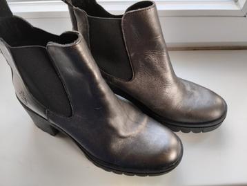 Enkel laarzen 40 zwart modern fashion Fly London.
 beschikbaar voor biedingen