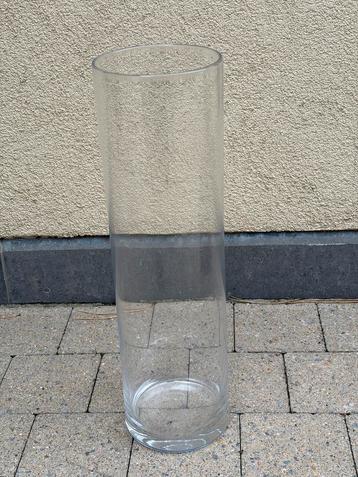 Vase en verre 52 cm beschikbaar voor biedingen