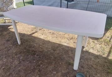 Tuintafel + 6 stoelen beschikbaar voor biedingen